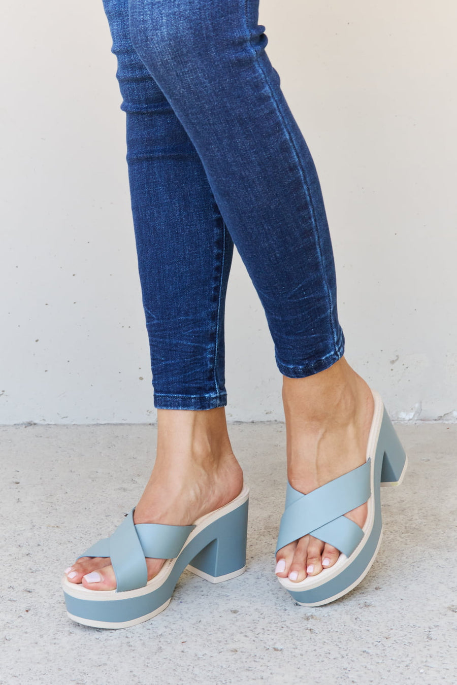 Cherish The Moments Contrast Platform Sandals Misty Blue